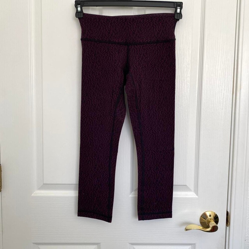 Lululemon Women's Purple and Burgundy Leggings